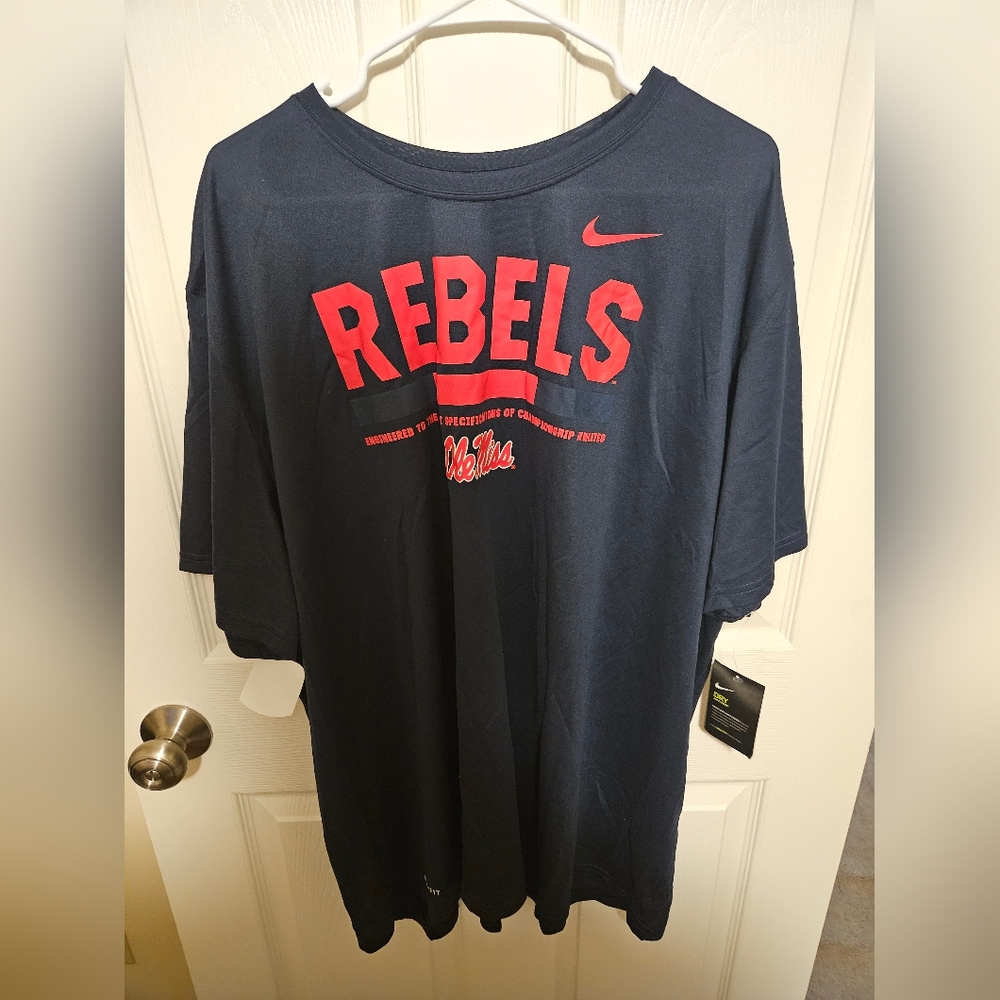 Nike Ole Miss Rebels Graphic T-Shirt - Navy and Red 4XL. **NWT**
